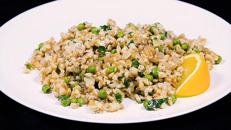 Risotto de cebada y guisantes