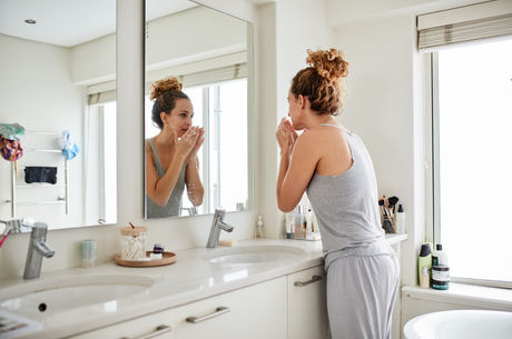 Experiencing tender gums, bad breath? How to fight ‘mask mouth’