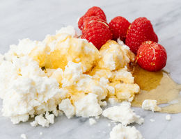 Vegan Ricotta with raspberries and honey