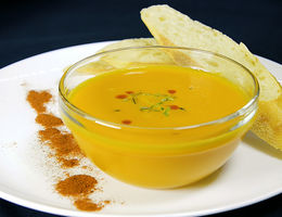 Sopa cremosa de zanahoria