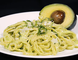 Fettuccini en crema de palta